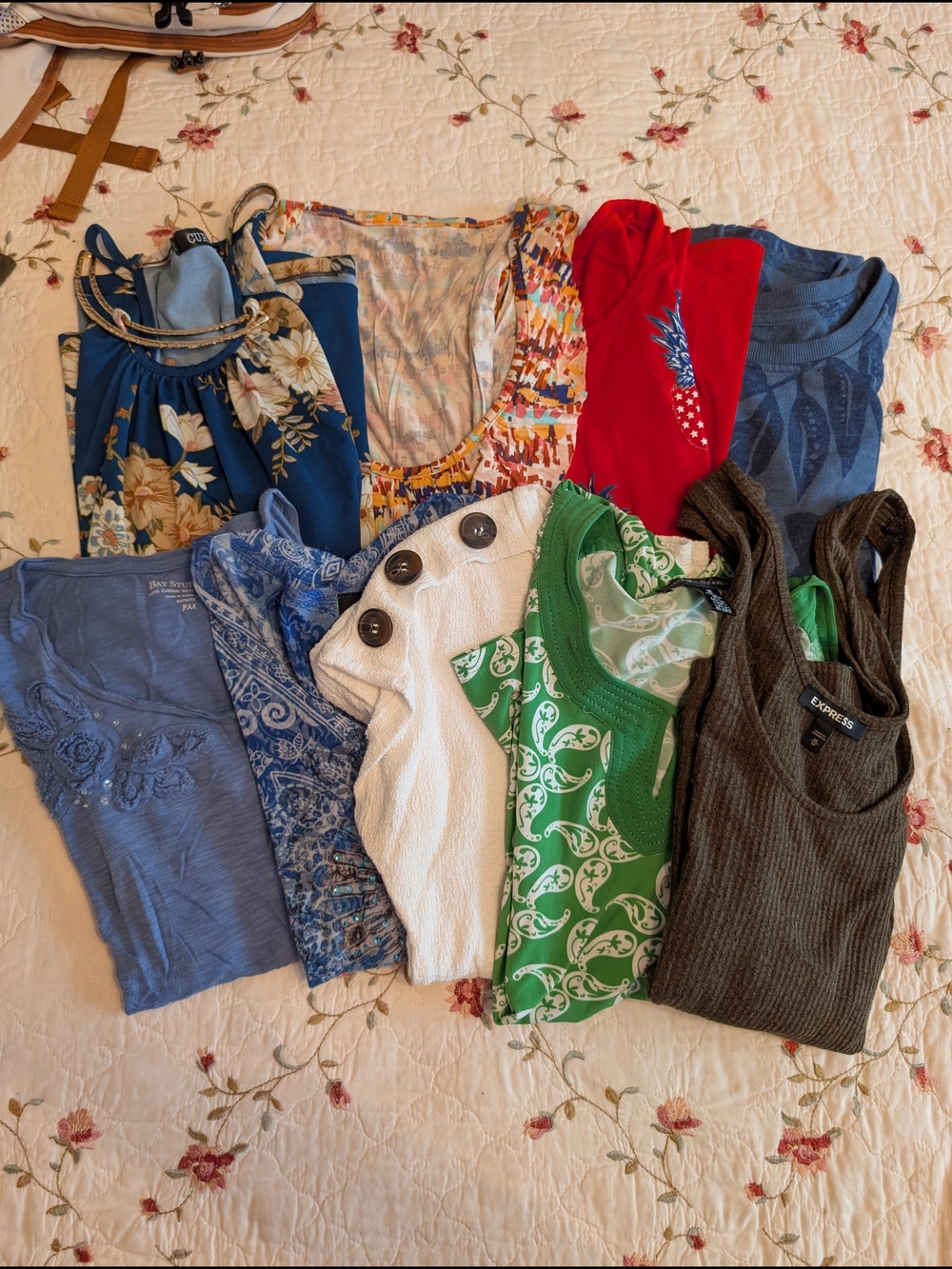 Ladies 9pc Assorted Top Bundle - Sz Med